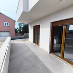 Jadranka Apartment *